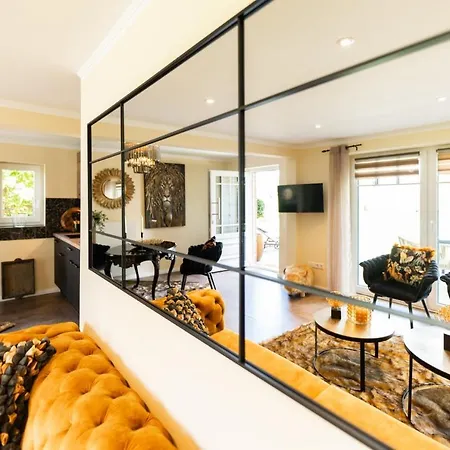 Wilde Orange 250 M Vom Spielcasino Entfernt Mit Großem Garten Und Eigener Seeterrasse Im Boutiqe Stil Apartment Bad Zwischenahn