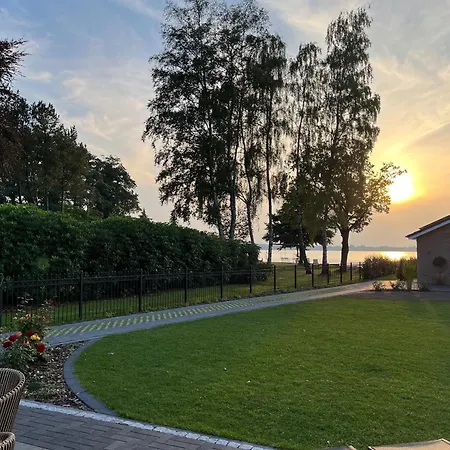 Wilde Orange 250 M Vom Spielcasino Entfernt Mit Grossem Garten Und Eigener Seeterrasse Im Boutiqe Stil *