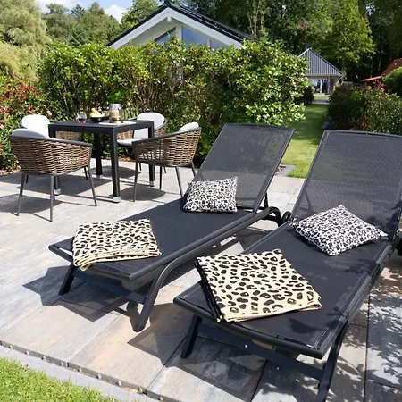 Apartment Wilde Orange 250 M Vom Spielcasino Entfernt Mit Grossem Garten Und Eigener Seeterrasse Im Boutiqe Stil